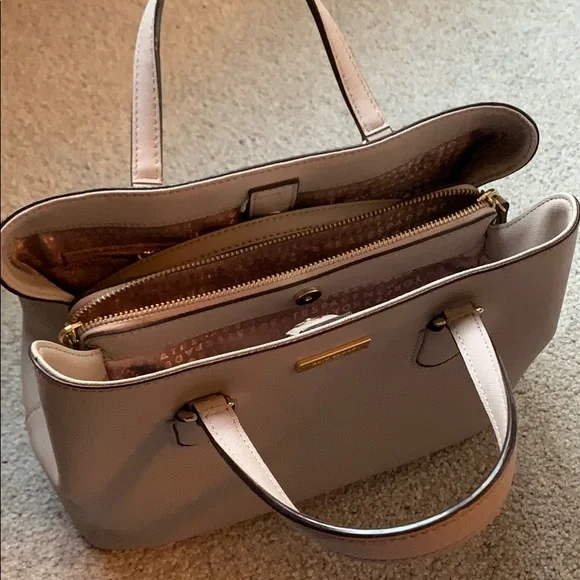 Kate Spade purse - Picture 2 of 4